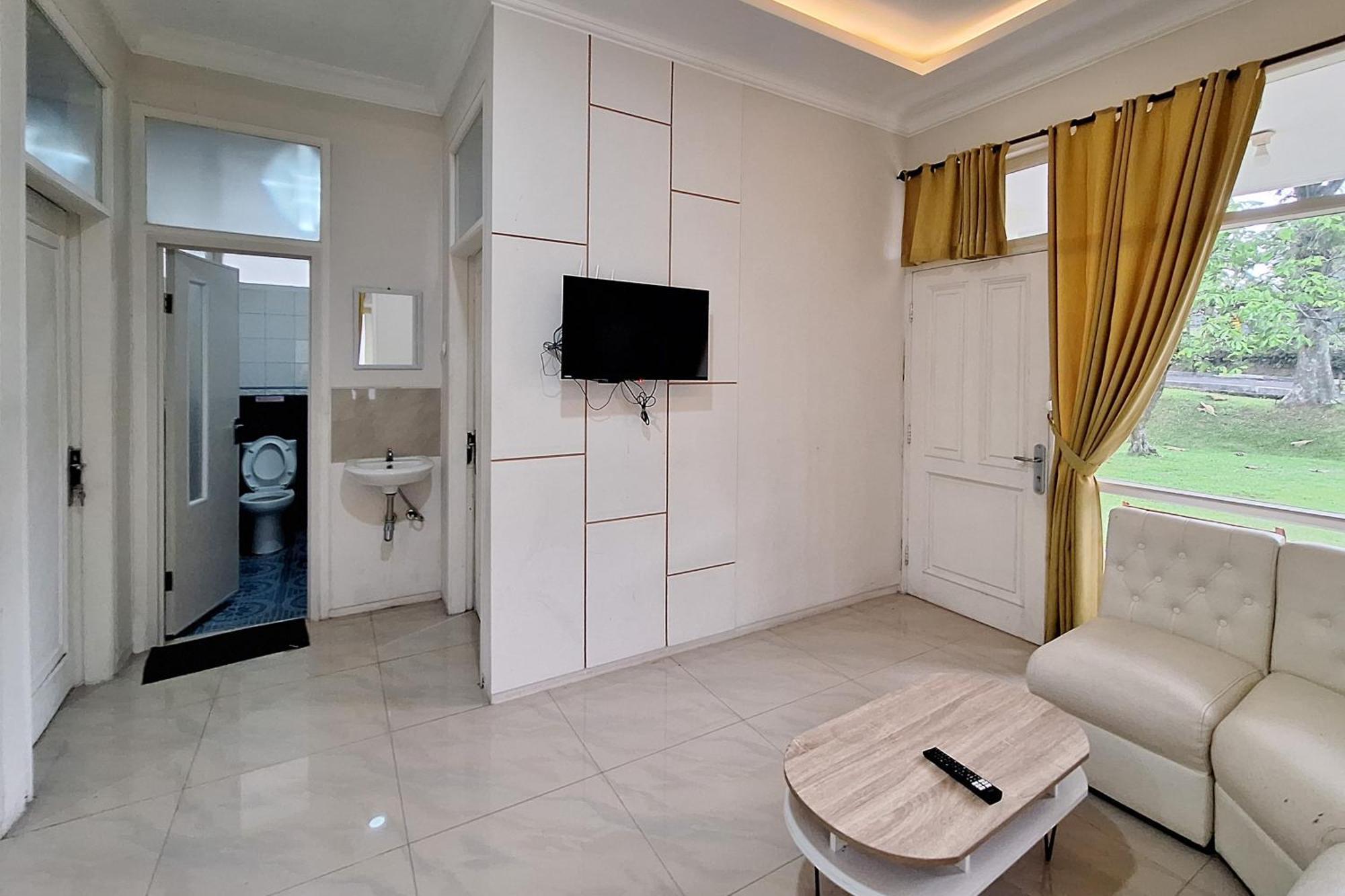 Reddoorz Resort At Tridaya Cisarua Puncak Exterior foto
